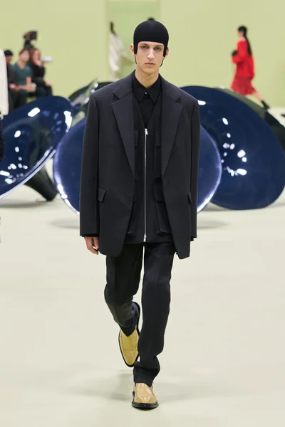 Look 48